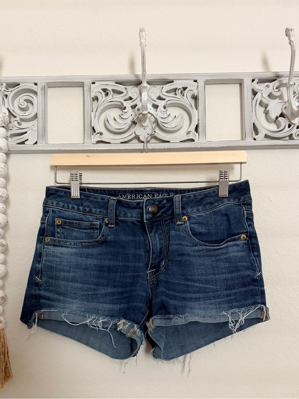 American Eagle Shortie Denim Shorts Size 6 Distressed Raw Hem Stretch